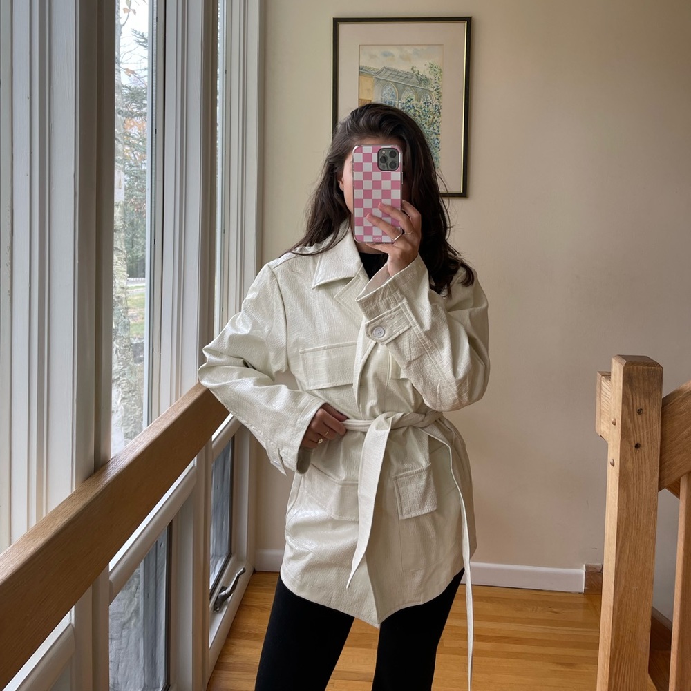 NWT White leather croc design detail belted jacket from Viviane Audi